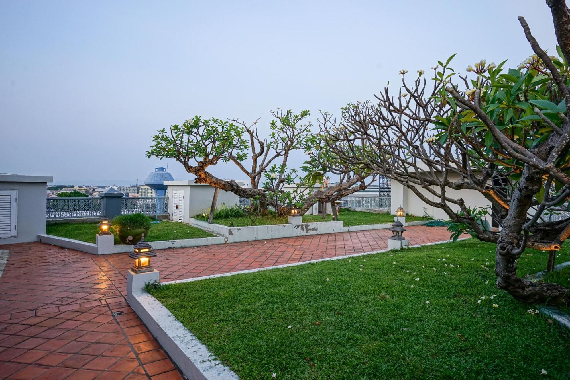 At Pingnakorn Nimman Hotel Chiang Mai Exterior photo